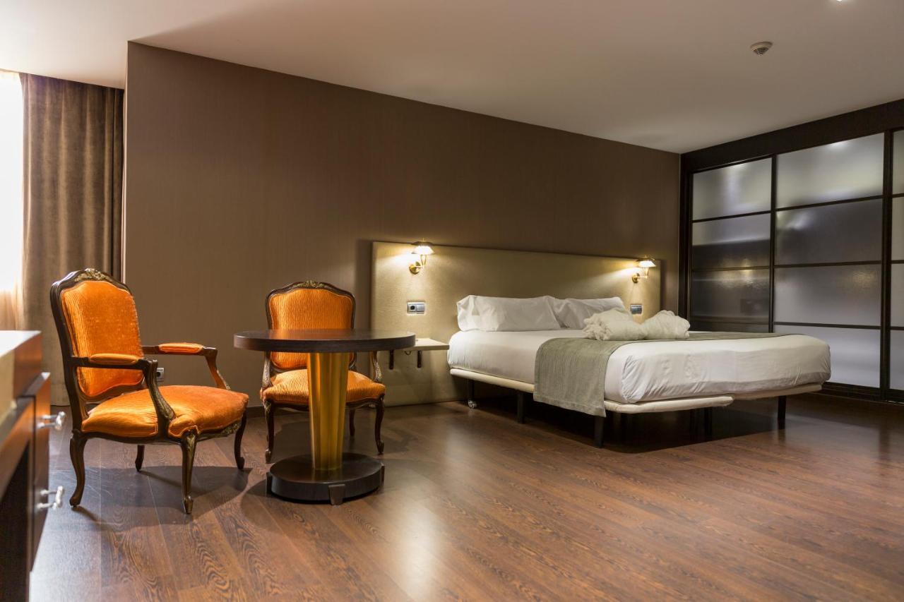 Iberik Santo Domingo Plaza Hotel Овиедо Екстериор снимка