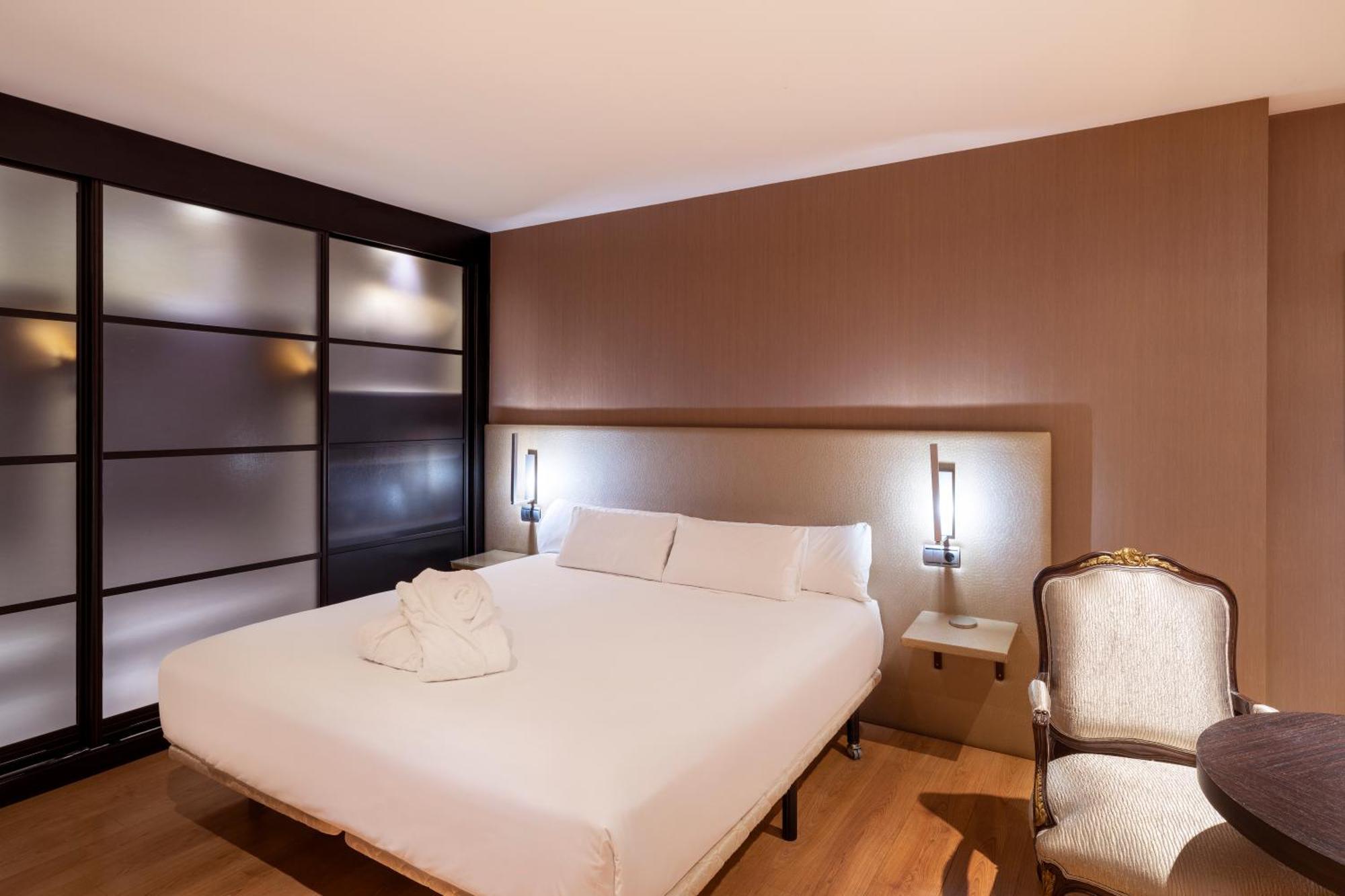 Iberik Santo Domingo Plaza Hotel Овиедо Екстериор снимка