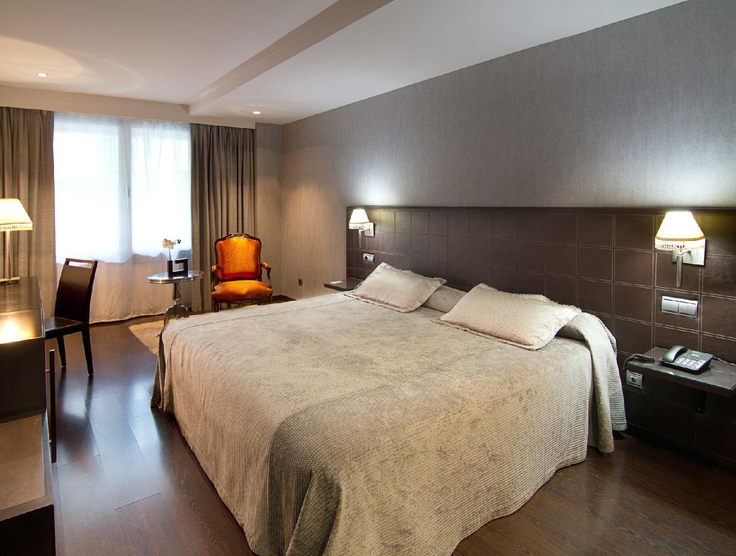 Iberik Santo Domingo Plaza Hotel Овиедо Екстериор снимка
