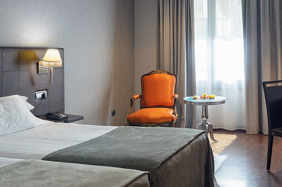 Iberik Santo Domingo Plaza Hotel Овиедо Екстериор снимка