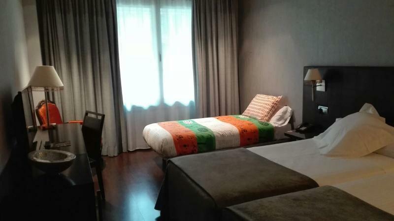 Iberik Santo Domingo Plaza Hotel Овиедо Екстериор снимка